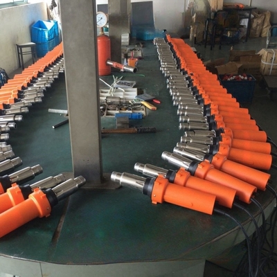 Απαιτήσεις του πελάτη HDPE LDPE μηχανή συγκόλλησης γεωμεμβράνης για καταστήματα δομικών υλικών