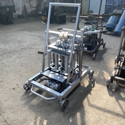 Ελαφρύ Interlock Brick Making Machine για την γραμμή παραγωγής τούβλων 5000*1650*2200mm