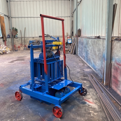 Ελαφρύ Interlock Brick Making Machine για την γραμμή παραγωγής τούβλων 5000*1650*2200mm