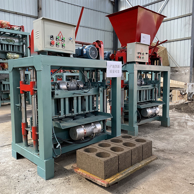 75KN Vibration Automatic Brick Block Machine για δομικά υλικά Qt4-15 στην Ισπανία