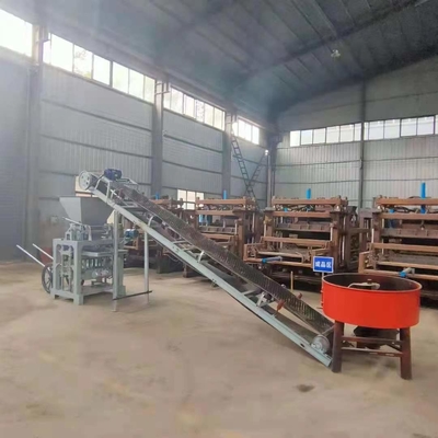 Σπίτι 75KN Δονήσεις Μικρές Μίνι χειροκίνητες Σιμέντο Κούφιο Ντίζελ Σιδηρουργικές Μηχανές στην Ουγκάντα