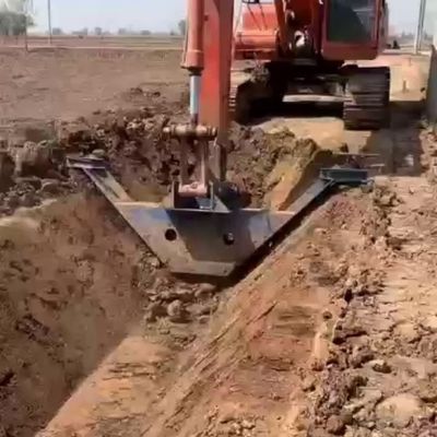 Μηχανή εκσκαφής μικρών χαρακωμάτων Μηχανή εκσκαφής καναλιών Μηχανή επένδυσης καναλιών Βάρος 2500KG