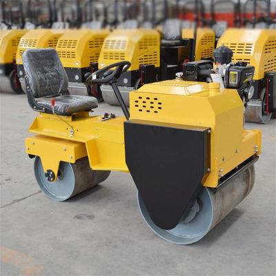 1 τόνος Υδραυλική μονάδα κίνησης Οδήγηση σε ελαστικό άσφαλτου Οδικός δονητής ρόλων 740 * 530mm Μέγεθος τροχού